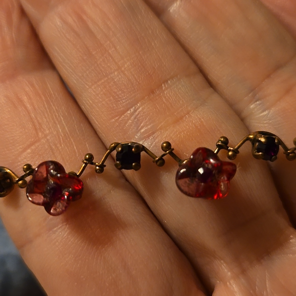 Red Envelope Flores Glass & Copper Necklace from Sandine of Satellite Jewelry - Picture 7 of 7